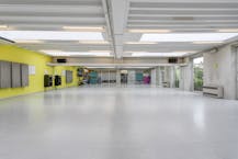 Sportcentrum met woning te koop in Roeselare