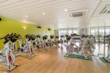 Sportcentrum met woning te koop in Roeselare