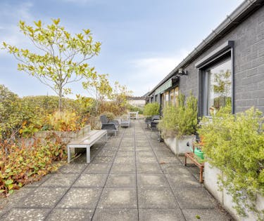 Bright penthouse with south-facing terrace of 100m²