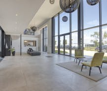 Multifunctioneel Bedrijfsgebouw te Huur in Nieuwpoort