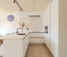 Ruim appartement te koop met twee slaapkamers.