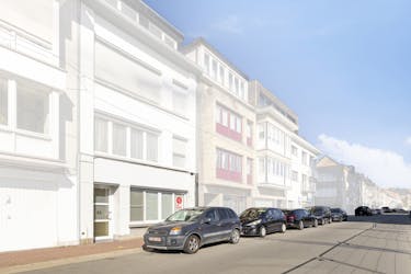 2-slaapkamer appartement met ruim terras te koop in Heist