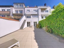 2-slaapkamer appartement met ruim terras te koop in Heist