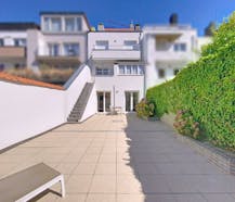 2-slaapkamer appartement met ruim terras te koop in Heist