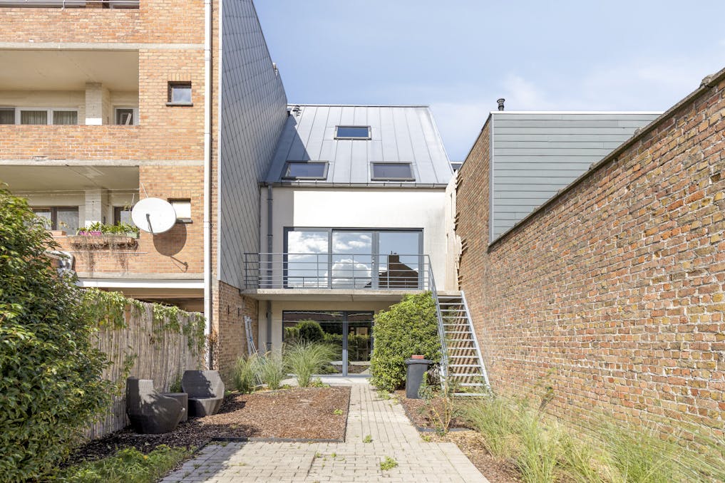 Combinatie wonen en werken, instapklare woning te Oostende