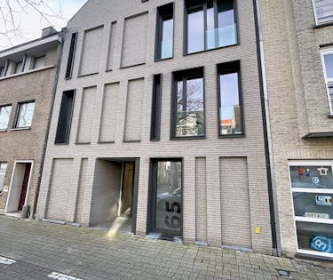Gelijkvloers appartement met 2 slaapkamers in centrum Eeklo