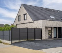 Recente halfopen bebouwing (2022) in kindvriendelijke buurt te Heule
