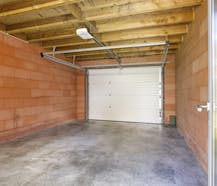 Instapklaar, volledig gerenoveerd huis te koop met zonnige tuin en garage