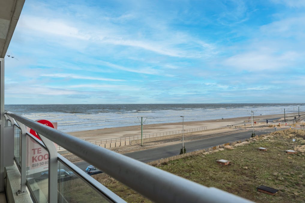Appartement avec vue frontale sur la mer à vendre à Middelkerke !