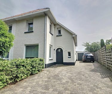 Woning met drie slaapkamers en ruime tuin te huur in Essen!