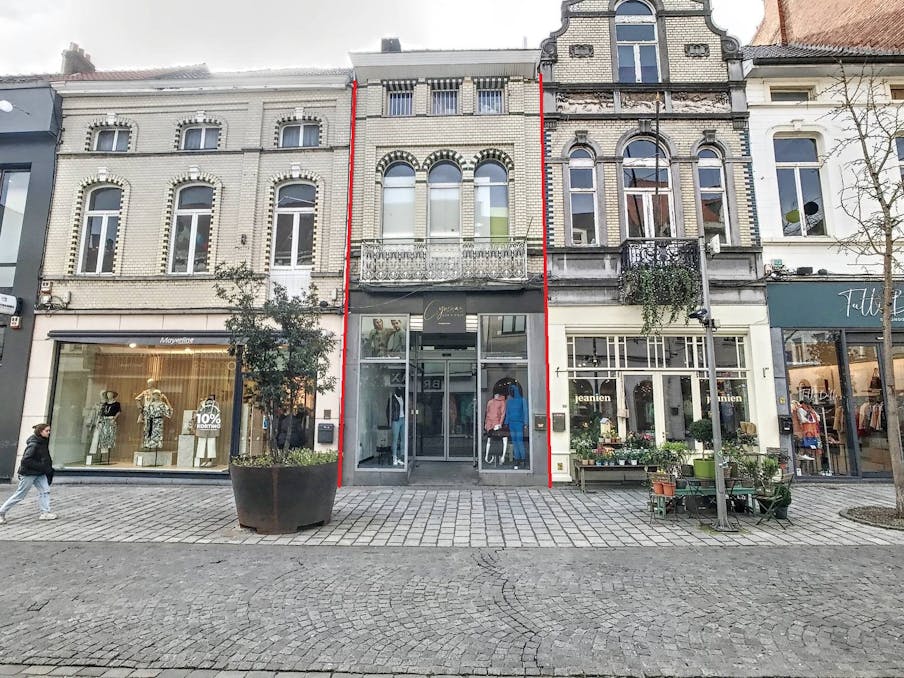 Handelspand te koop in de Ooststraat te Roeselare