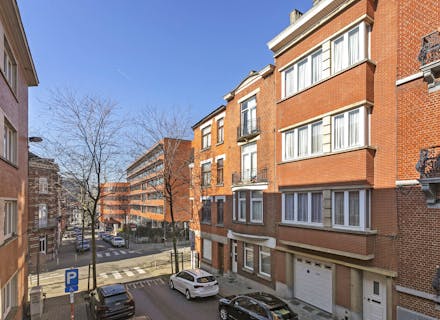 Huis te koop Schietschijfstraat Schaarbeek vlakbij Daillyplein, op loopafstand van het Schumanplein 