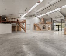 KMO-unit van 488 m² te huur in Kuurne