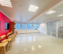 Bureau à louer (50m²) sur le Marché aux Herbes à Bruxelles.