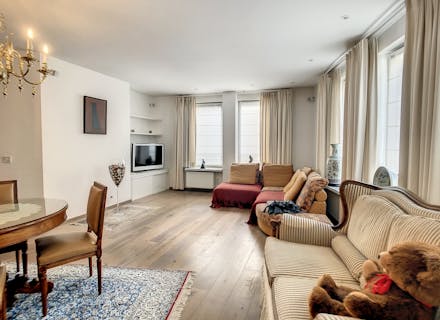 Subliem appartement te huur in centrum Brugge met 2 slaapkamers, terras en garage