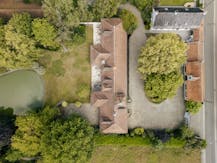 Unique villa with pond for sale on the edge of Roeselare
