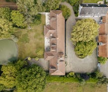Unieke villa met vijver te koop aan de rand van Roeselare