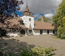 Unieke villa met vijver te koop aan de rand van Roeselare