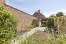 Kantoor met instapklare woning te koop in Oostende