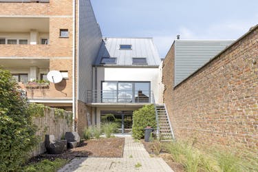 Kantoor met instapklare woning te koop in Oostende