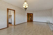 Te renoveren appartement met 2 slaapkamers te koop in Wilrijk