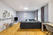 Huis met gelijkvloers kantoor/praktijk te koop in Knesselare