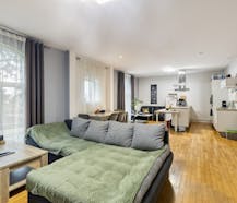 Huis met gelijkvloers kantoor/praktijk te koop in Knesselare