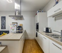 Huis met gelijkvloers kantoor/praktijk te koop in Knesselare