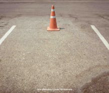 Ondergrondse autostaanplaats te huur op een centrale ligging te Izegem.