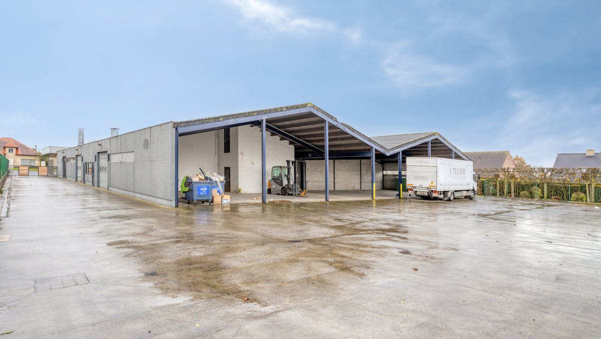 Loods/magazijn van ca. 1.224 m² in Oostnieuwkerke-Staden