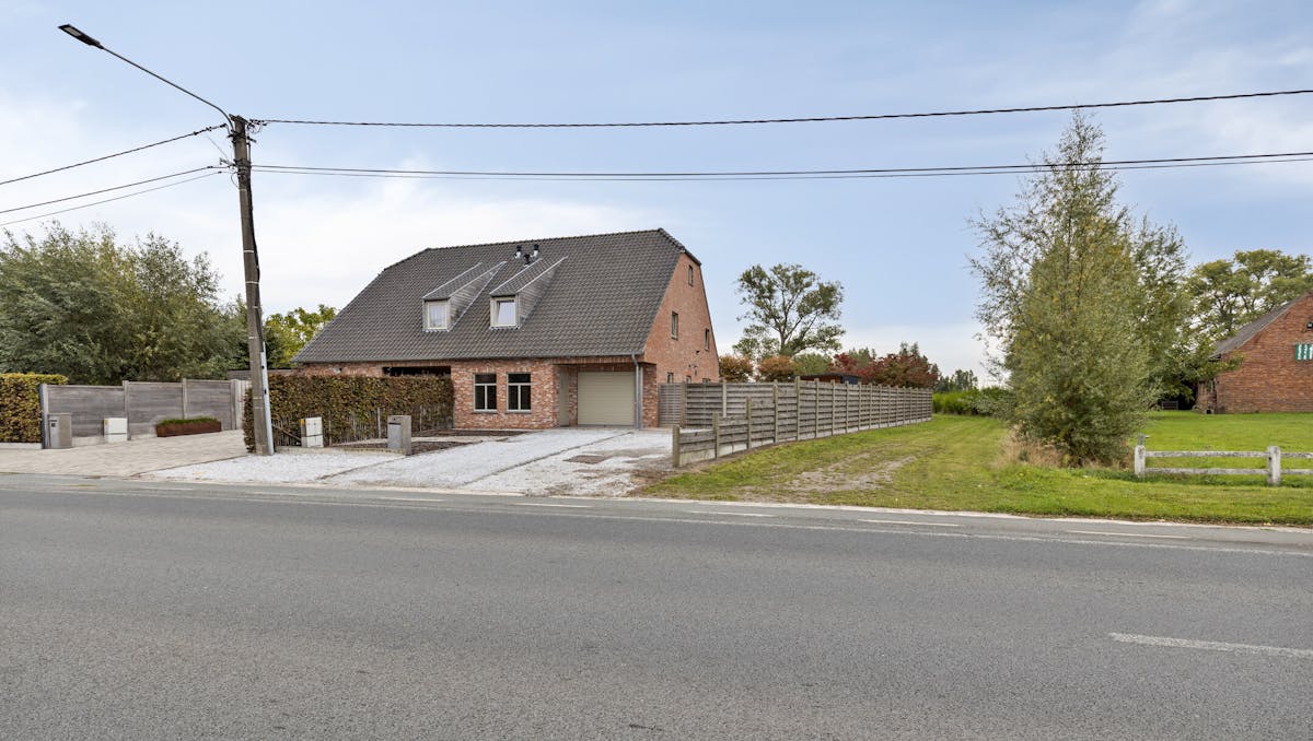 Prachtige gezinswoning met 4 slaapkamers en zonnige tuin in Adegem