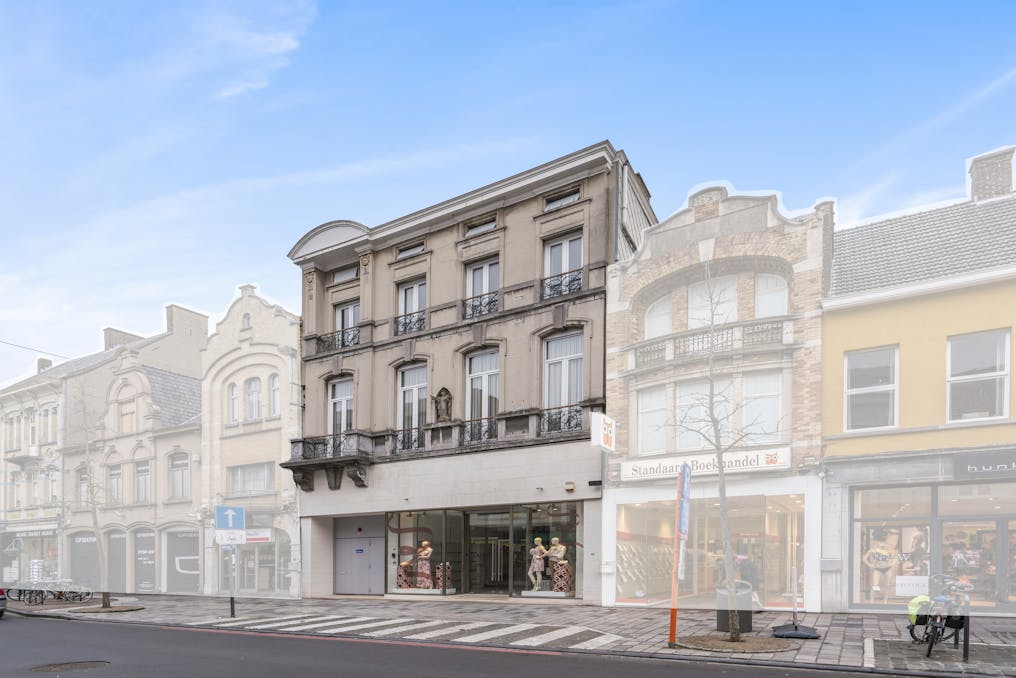 Handelseigendom te koop in de Ooststraat te Roeselare
