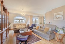 Penthouse (158m²) met 3 slaapkamers en staanplaats in Laken