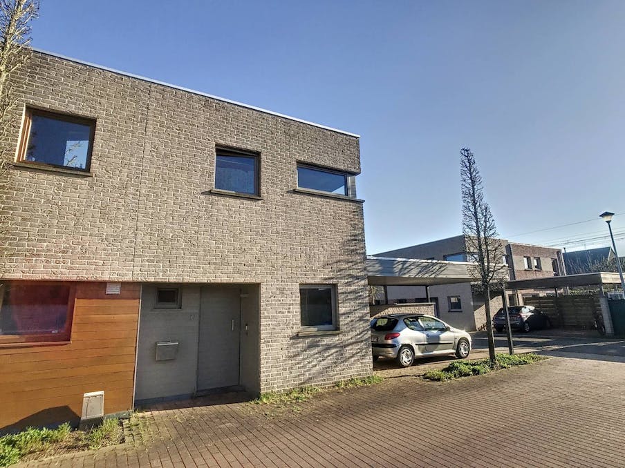 Energiezuinige woning met tuin en carport te huur in Oostkamp 