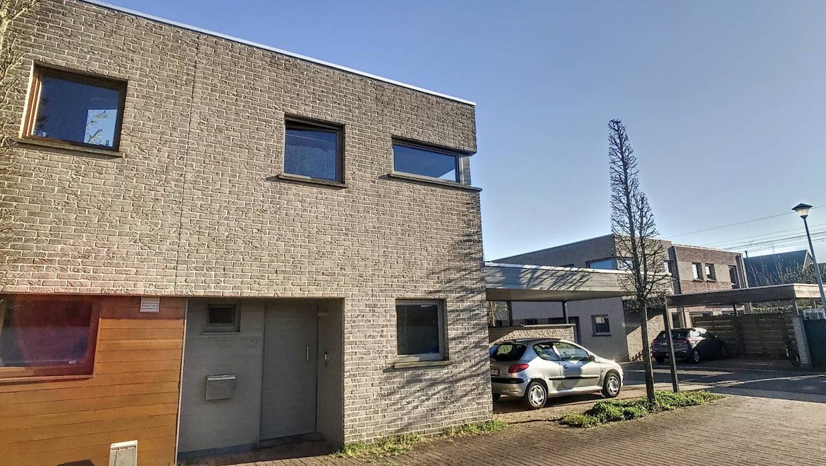 Energiezuinige woning met tuin en carport te huur in Oostkamp