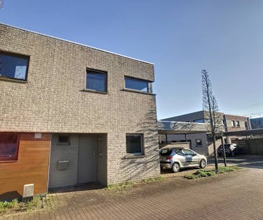 Energiezuinige woning met tuin en carport te huur in Oostkamp