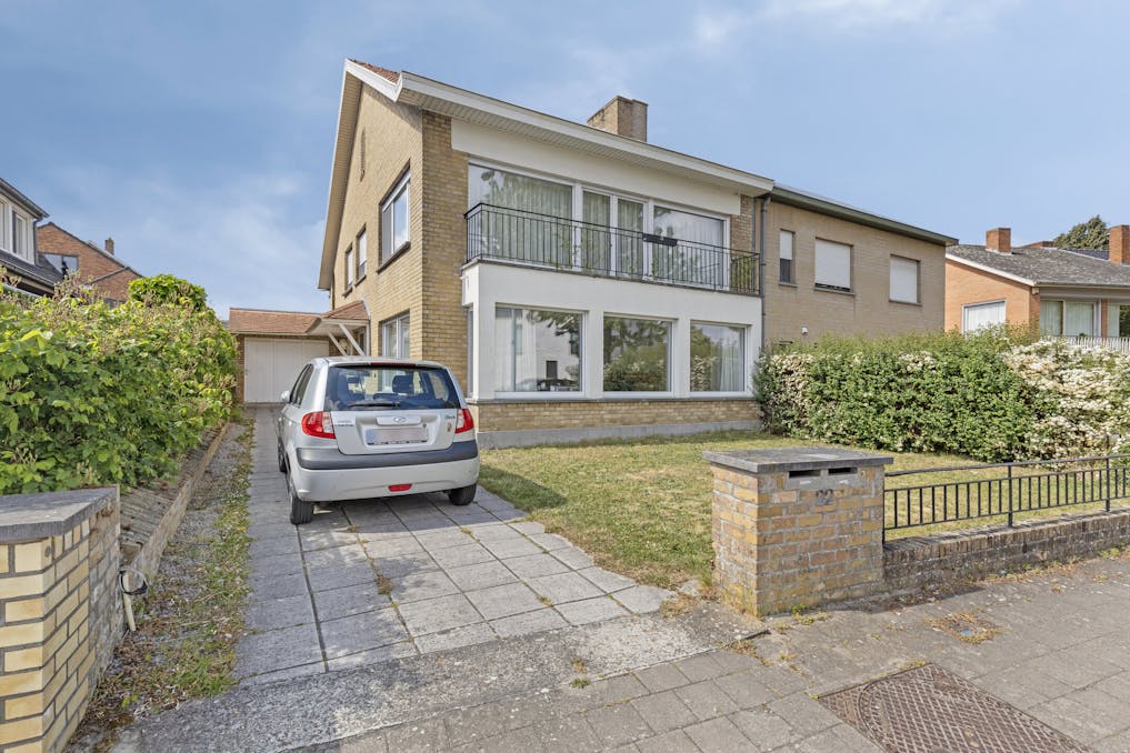 Eigendom te koop met 2 appartementen te Sint-Andries