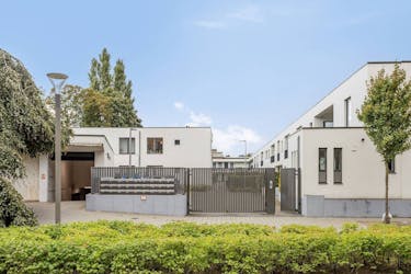 Appartement met 3 slaapkamers in afgesloten woonerf