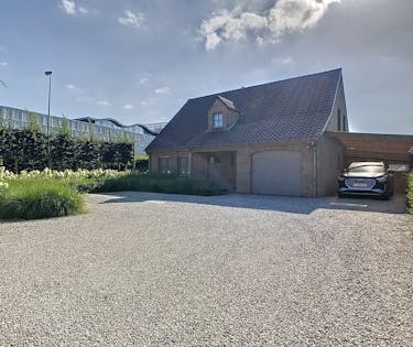 Prachtige alleenstaande woning te huur in Waregem !