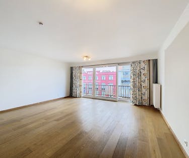 2 slaapkamer appartement met terras te koop in hartje Knokke