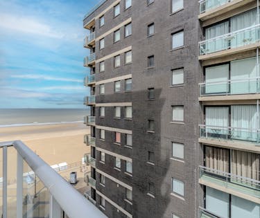 Prachtig hoekappartement met 1 slaapkamer en zijdelings zeezicht te koop te Middelkerke!