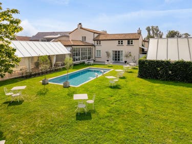 Luxueuze villa met zwembad en handelsruimte te Beverst