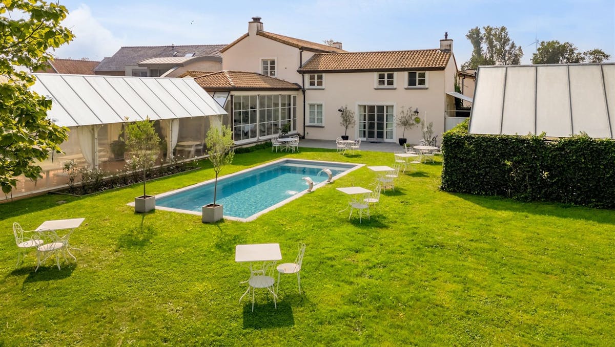 Luxueuze villa met zwembad en handelsruimte te Beverst