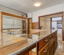 Handelshuis met achterhuis te koop in Antwerpen centrum