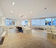 Moderne showroom te koop Strombeek-Bever