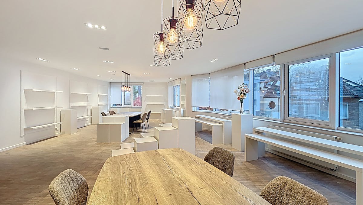 Moderne showroom te koop Strombeek-Bever