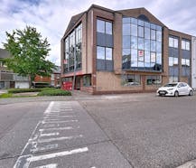 Moderne showroom te koop Strombeek-Bever