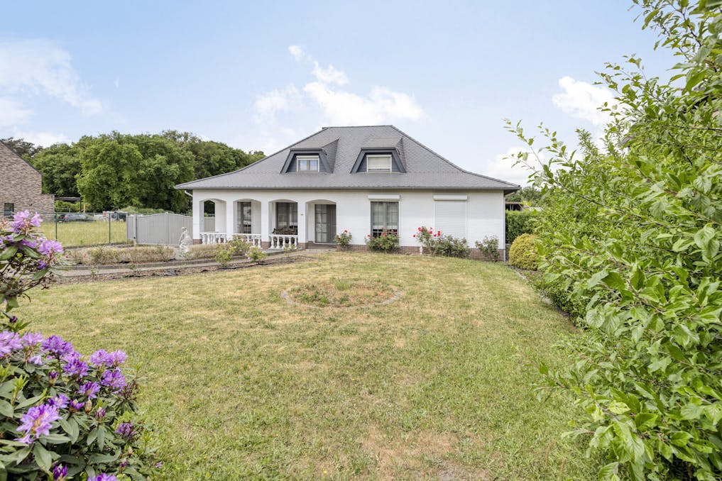 Ruim huis dichtbij het centrum Opglabbeek te koop