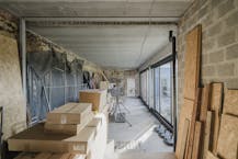 Opbrengsteigendom met handelspand en 2 appartementen te koop in Wevelgem