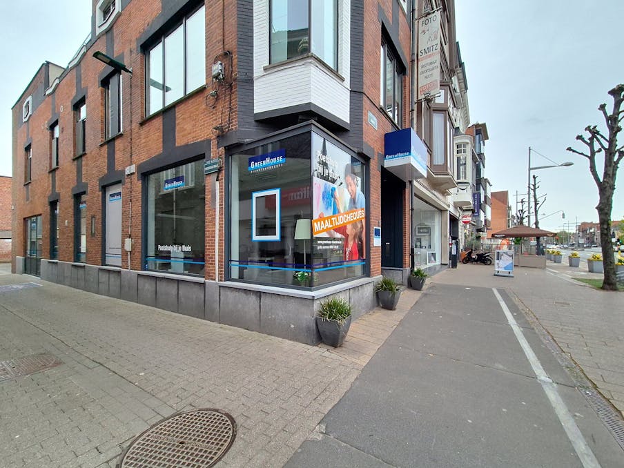 Modern kantoor (100 m²) te huur op de Markt van Eeklo
